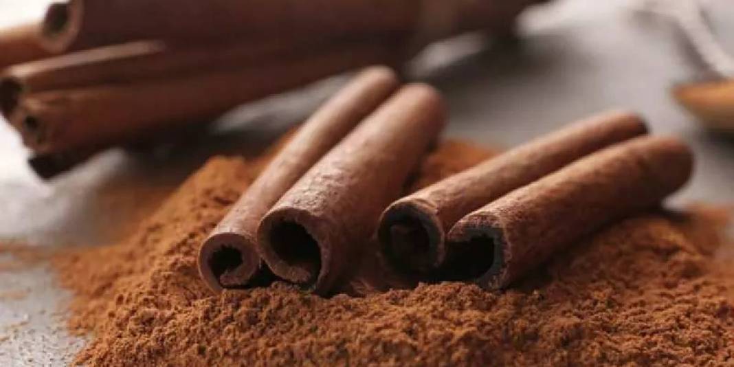 Doğal yağ yakıcı su tarifi! Zayıflamak hiç bu kadar kolay olmadı: Suya bir tutam eklemek yetiyor! 7